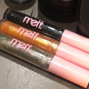 Melt glosses